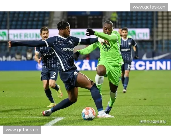 全球十大足球联赛盘点：顶级赛事激战背后的球队与传奇球员